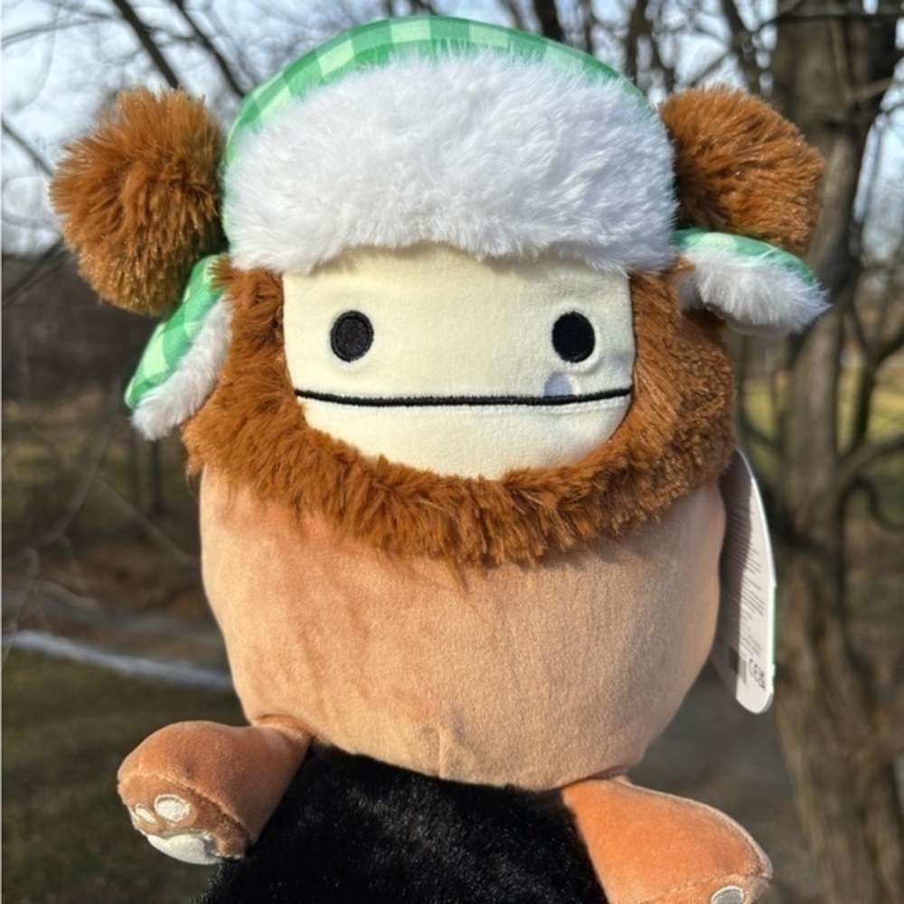 Benny the Bigfoot Christmas Edition Squishmallow ❤️ Brand New